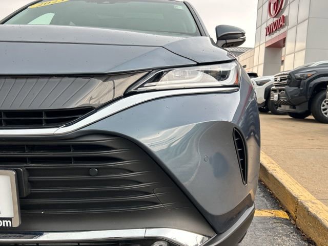 Used 2023 Toyota Venza Limited image 3