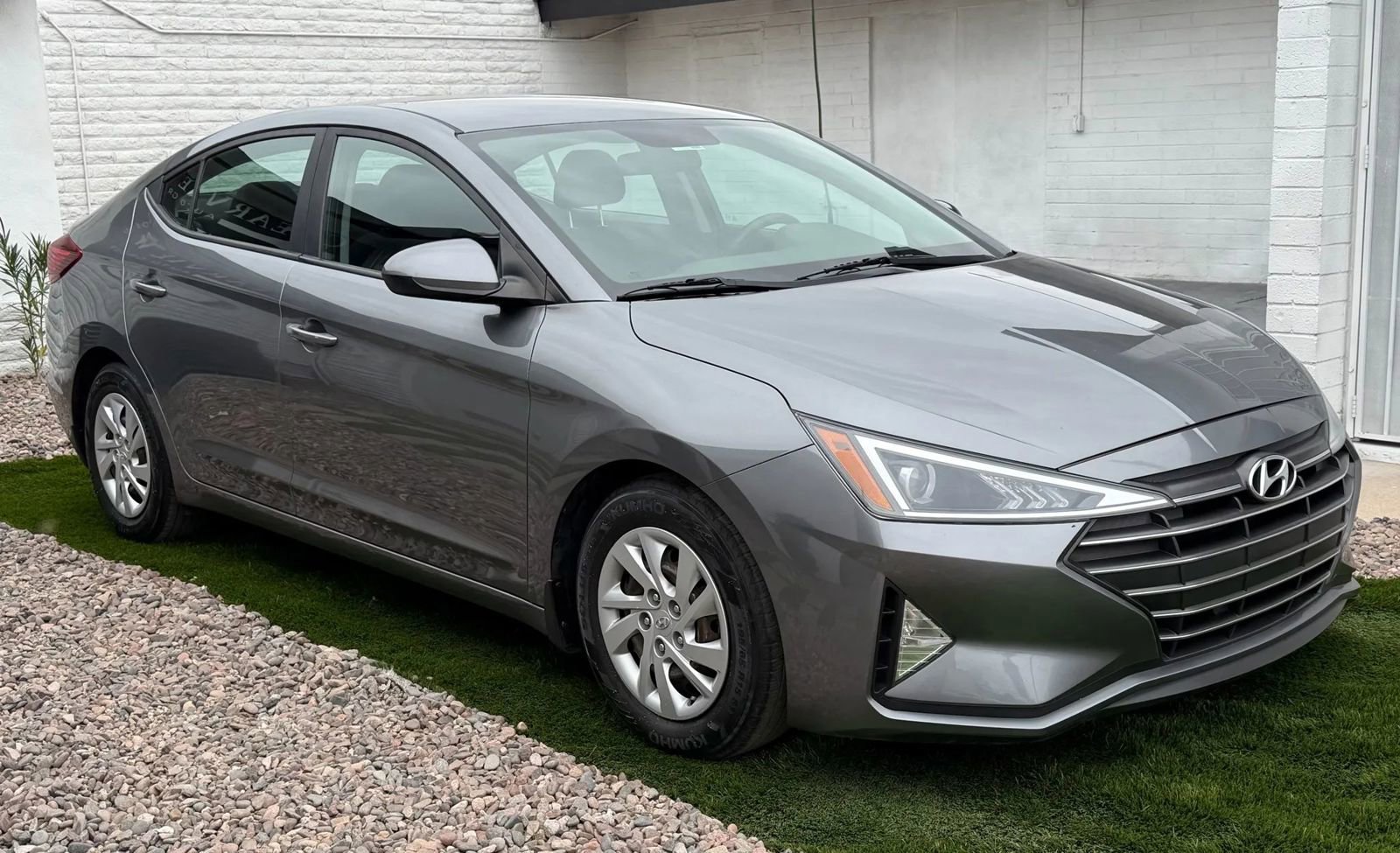 Used 2019 Hyundai Elantra SE w/ Winter Weather Package image 3