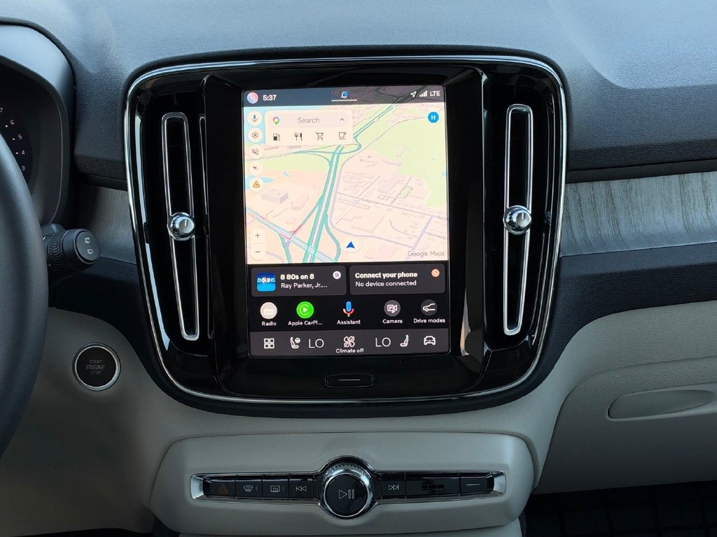 Certified 2024 Volvo XC40 B5 Plus w/ Protection Package Premier AWD/4WD image 13