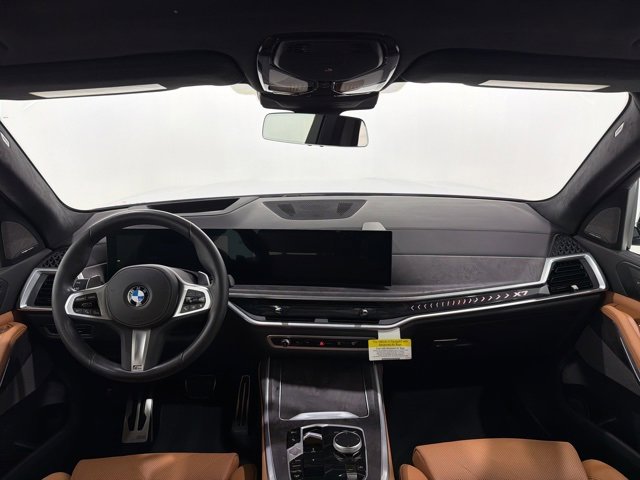 Certified 2024 BMW X7 xDrive40i w/ M Sport Package image 34