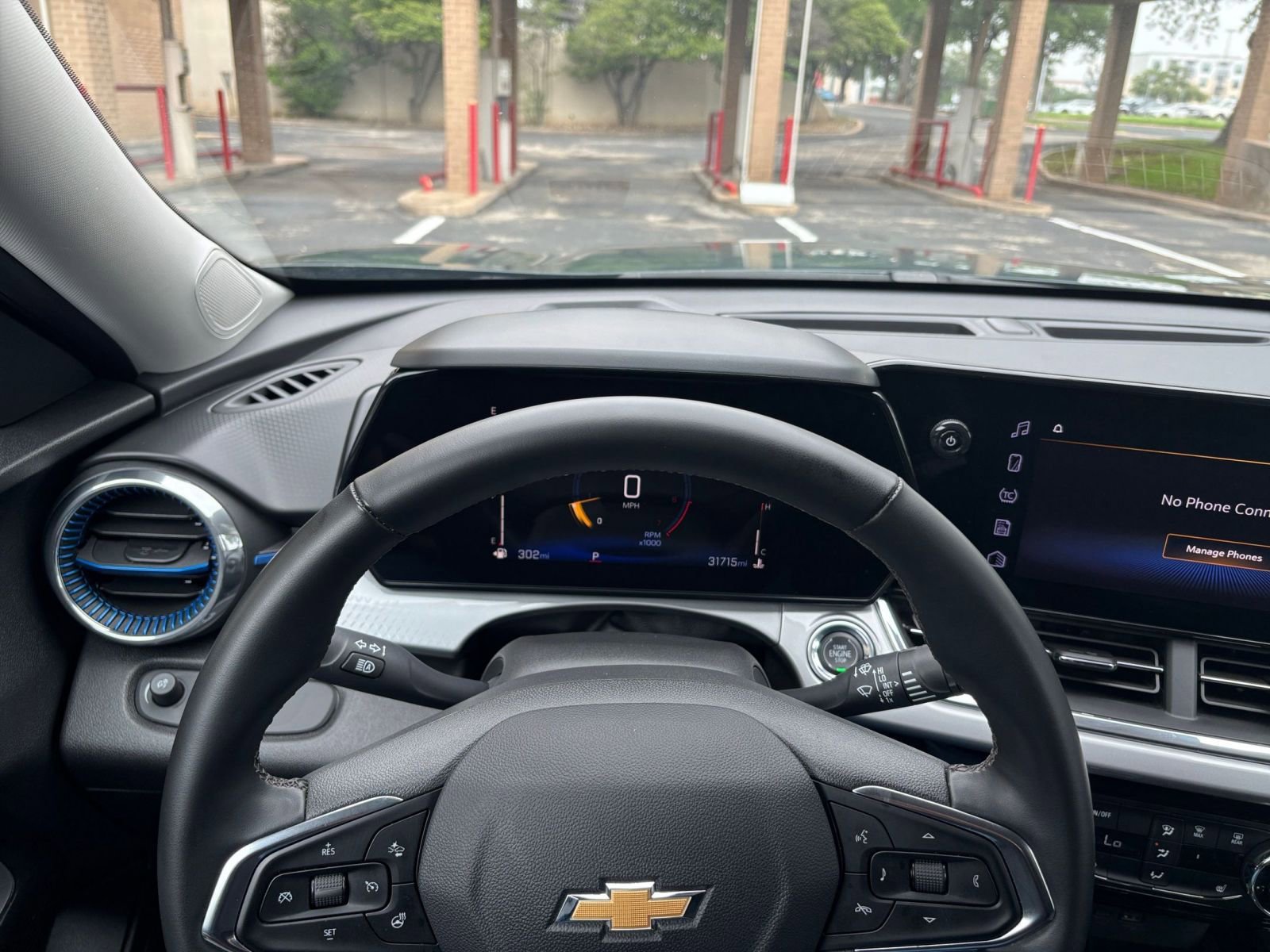 Used 2025 Chevrolet Trax LT w/ LT Convenience Package FWD image 29