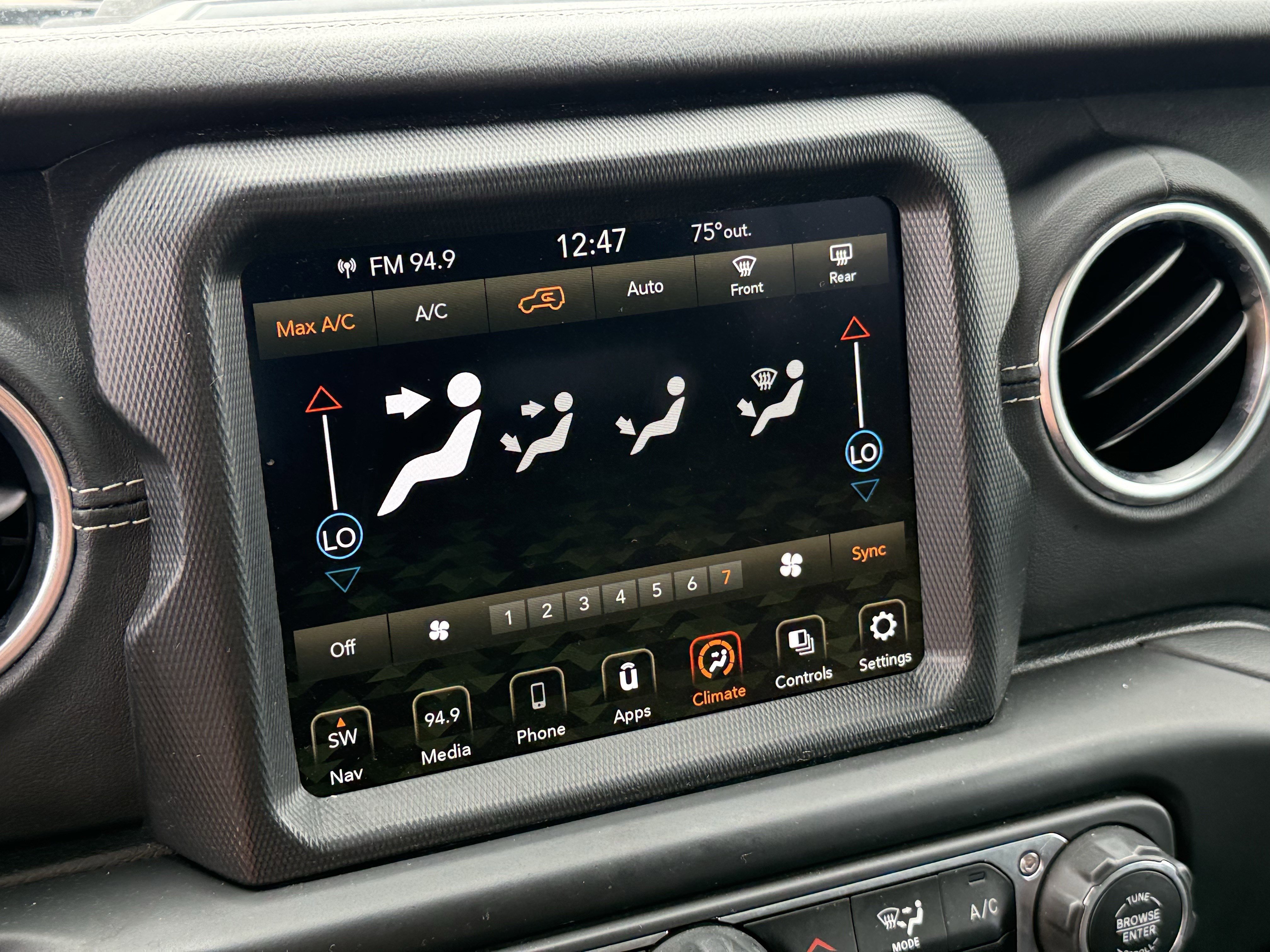 Used 2023 Jeep Wrangler Sahara image 20