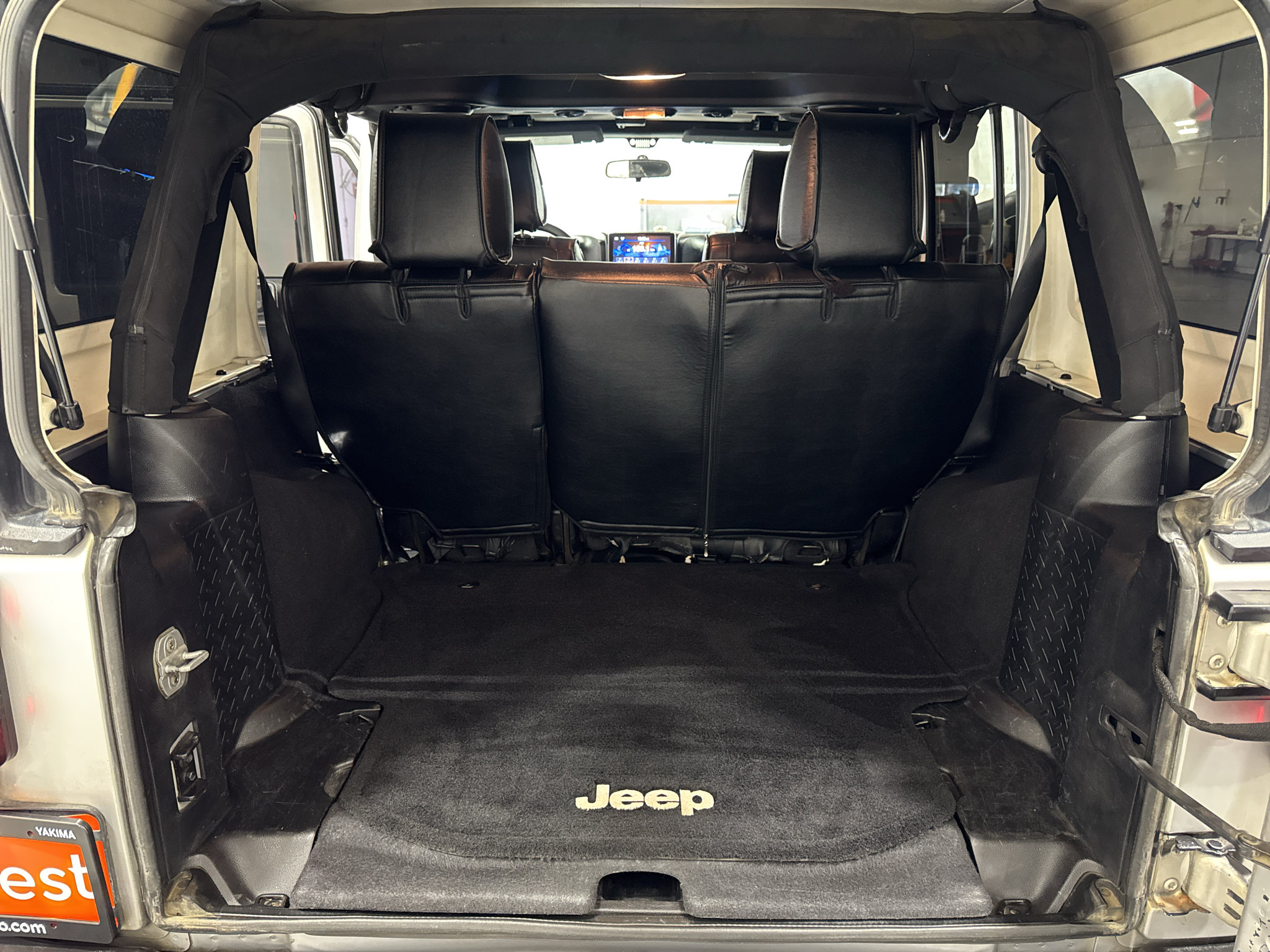 Used 2012 Jeep Wrangler Unlimited Sport AWD/4WD image 25