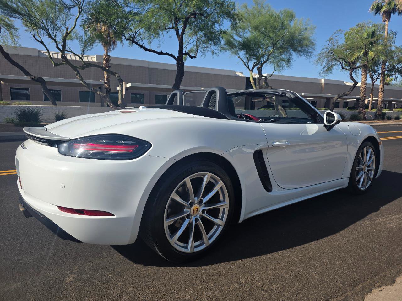 Used 2017 Porsche 718 Boxster RWD image 4