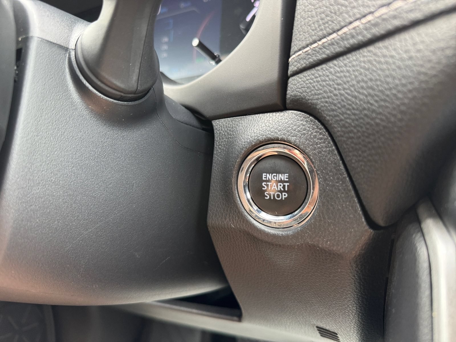 Used 2024 Toyota RAV4 XLE FWD image 5