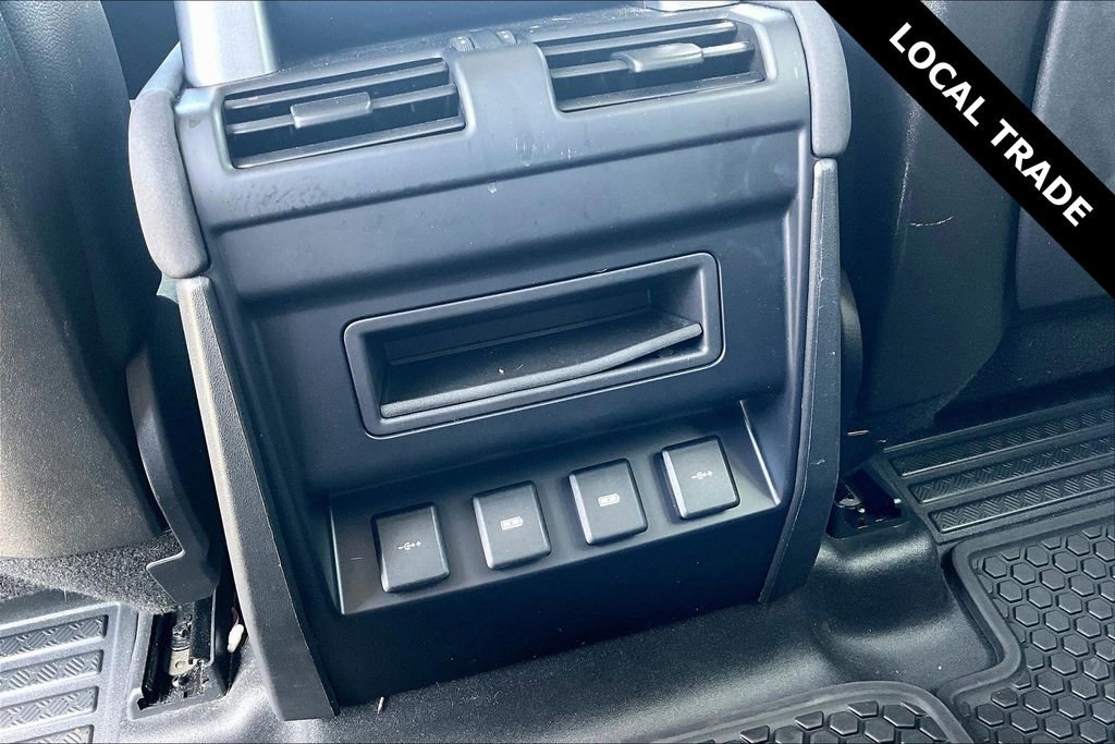 Used 2020 Land Rover Defender 110 SE image 10