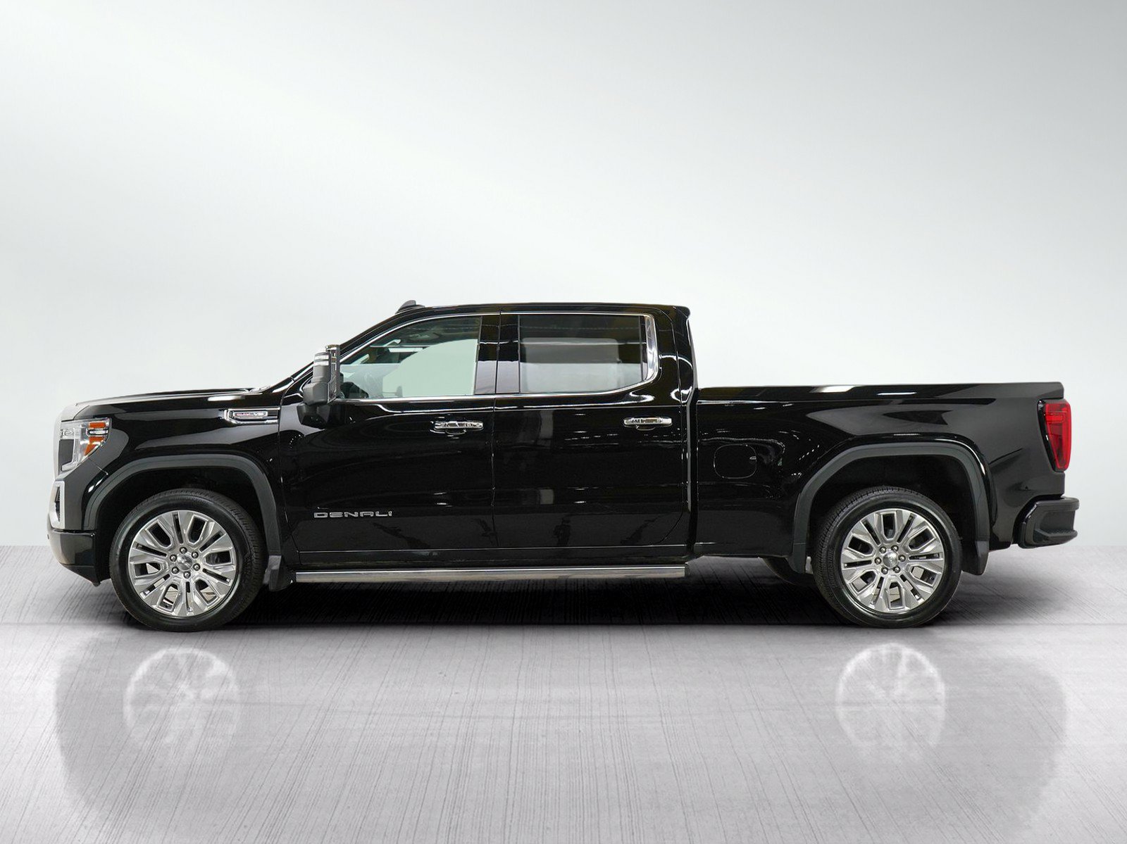 Used 2022 GMC Sierra 1500 Denali w/ Denali Premium Package AWD/4WD image 2