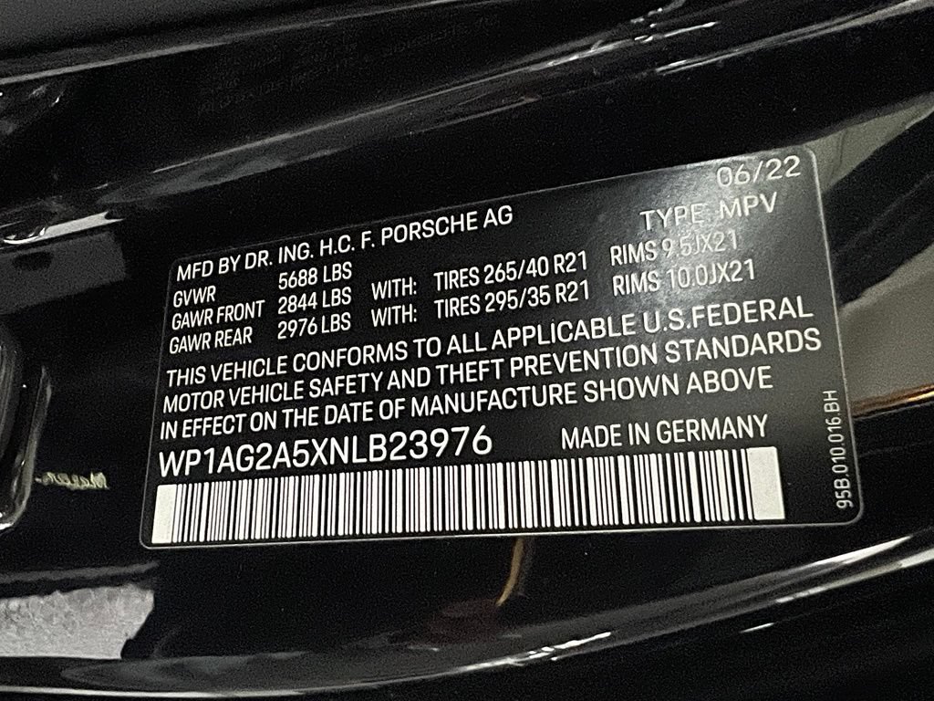 Used 2022 Porsche Macan S AWD/4WD image 46