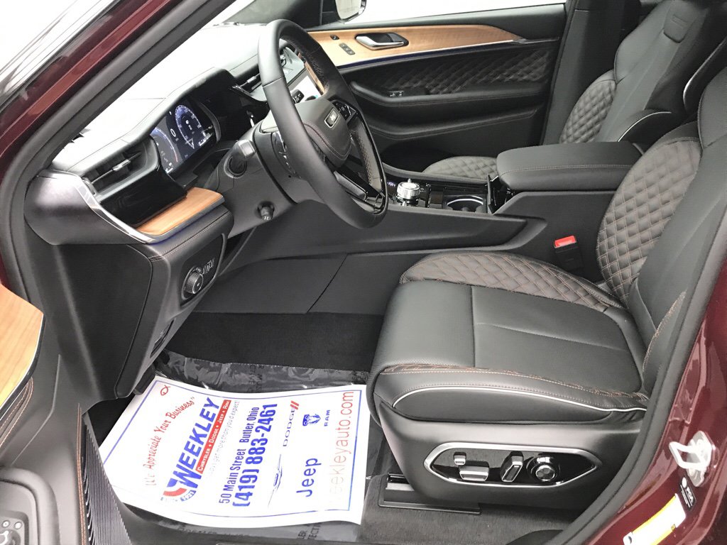 New 2026 Jeep Grand Cherokee L Summit image 4