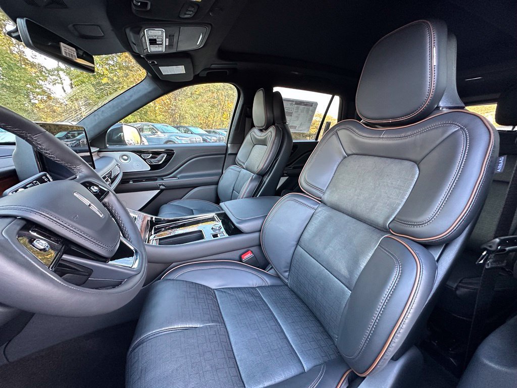 New 2027 Lincoln Aviator Black Label w/ Jet Appearance Package AWD/4WD image 17