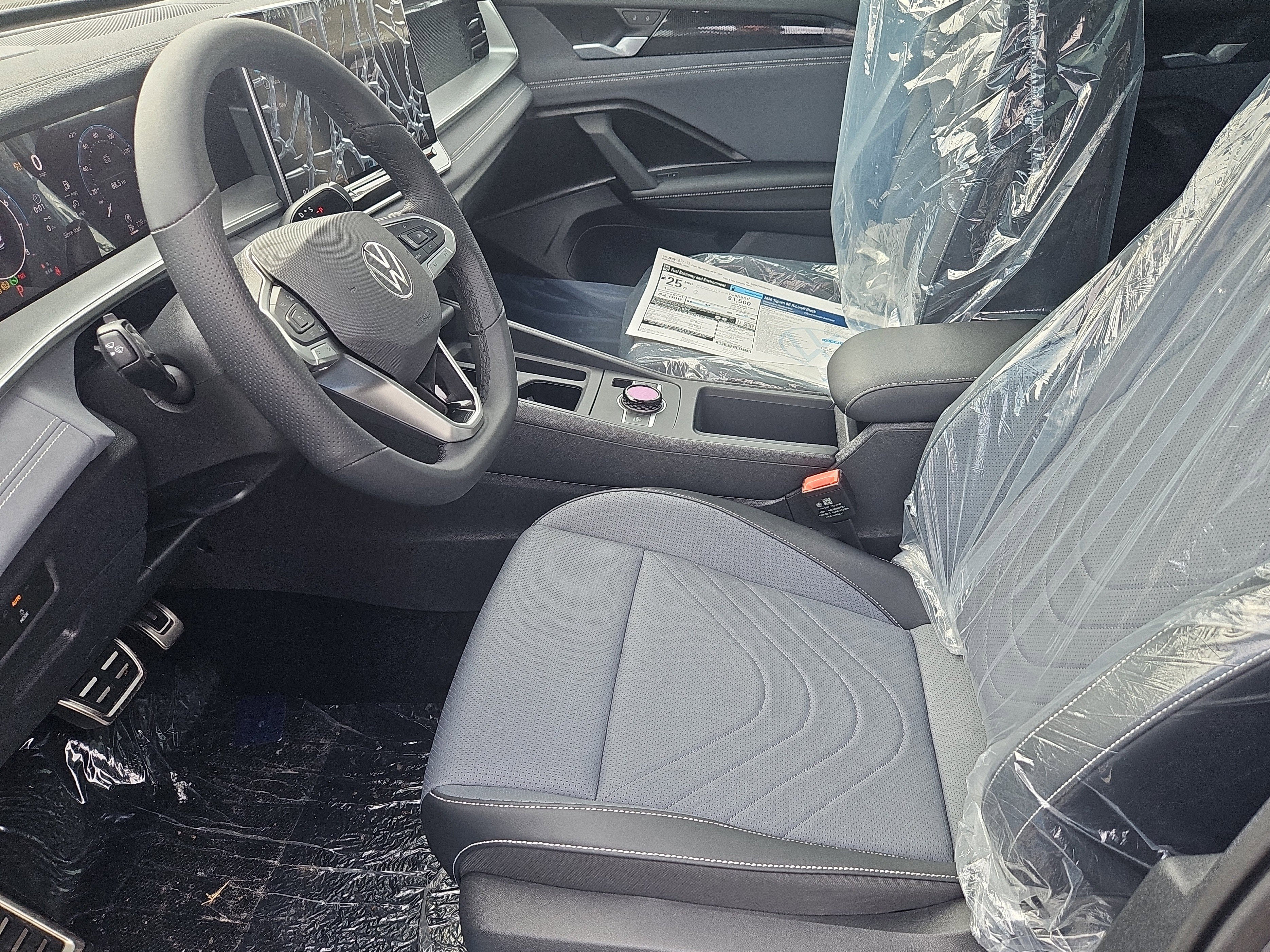 New 2026 Volkswagen Tiguan SE R-Line image 17