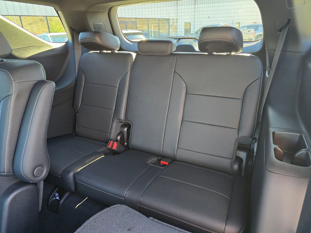 New 2026 Chevrolet Traverse LT image 11