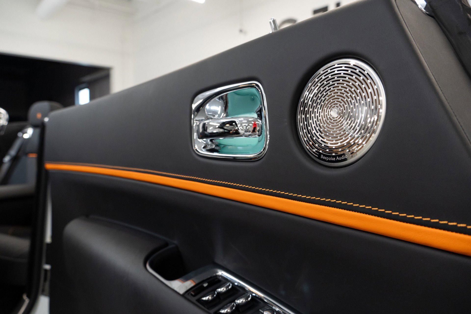 Used 2020 Rolls-Royce Dawn image 13