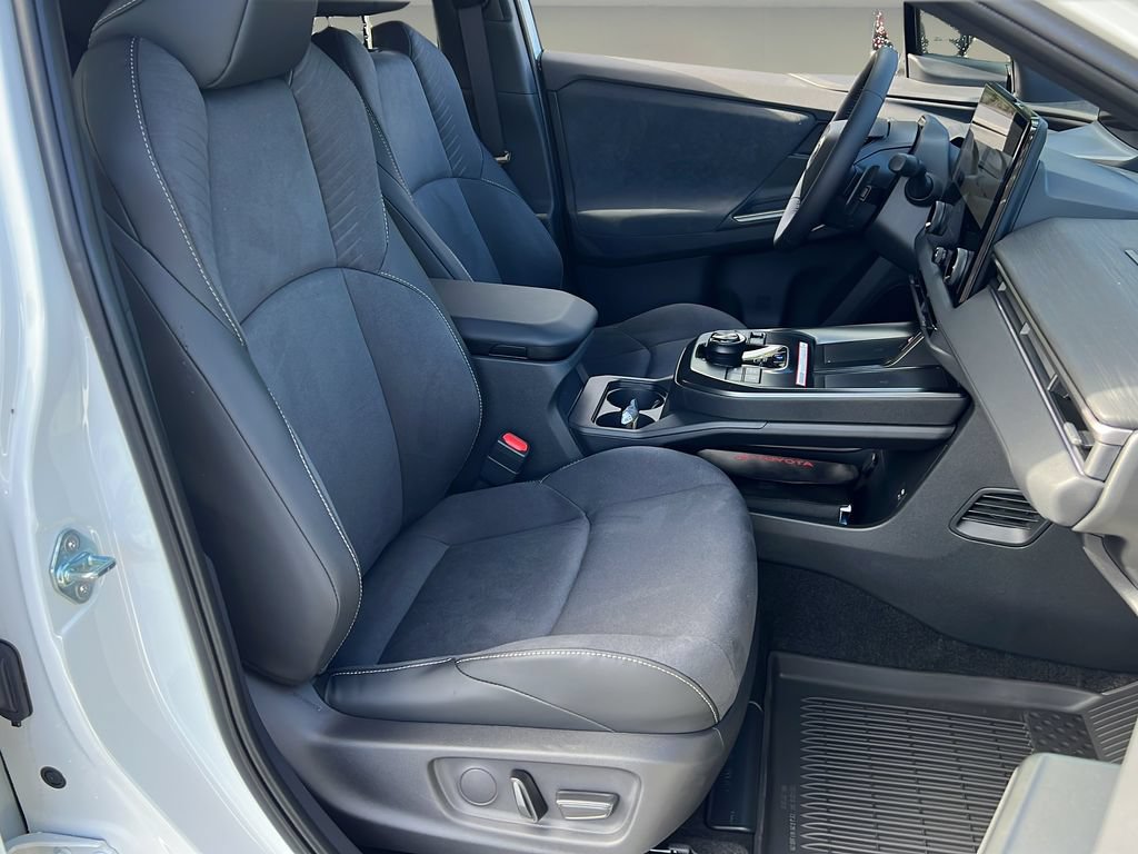 New 2026 Toyota C-HR AWD/4WD image 17