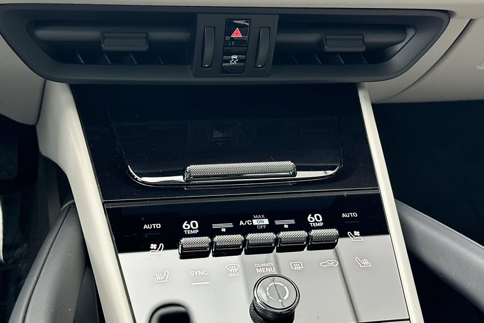 New 2026 Porsche Cayenne Coupe image 25