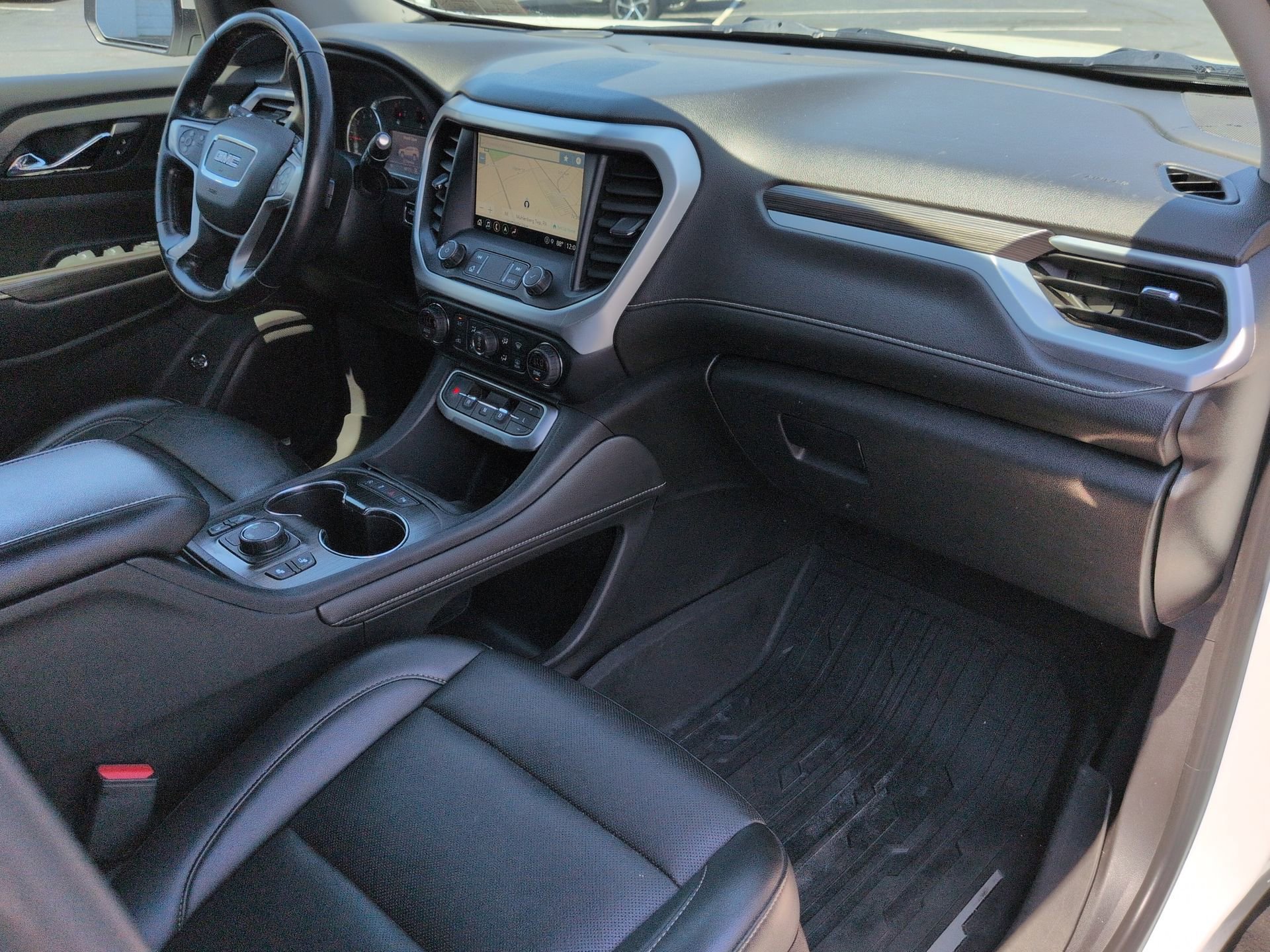 Certified 2021 GMC Acadia SLT w/ LPO, Floor Liner Package AWD/4WD image 30