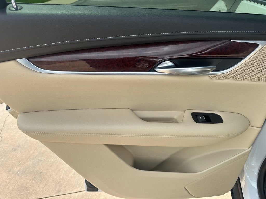 Used 2019 Cadillac XT5 Luxury w/ Advanced Security Package FWD image 24