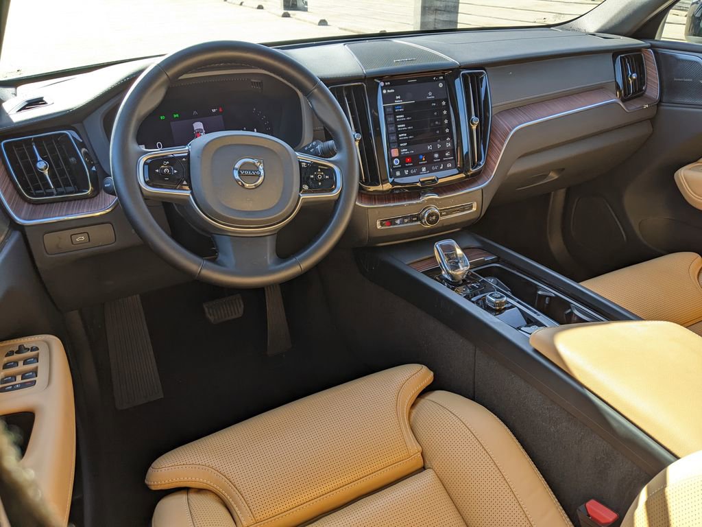 Certified 2025 Volvo XC60 B5 Ultra w/ Protection Package Premier AWD/4WD image 12