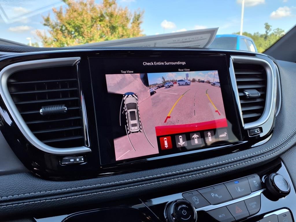 New 2026 Chrysler Pacifica Select image 20