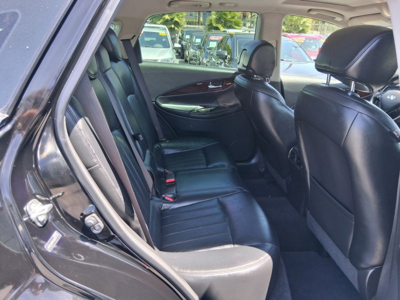 Used 2017 INFINITI QX50 2WD w/ Technology Package image 9