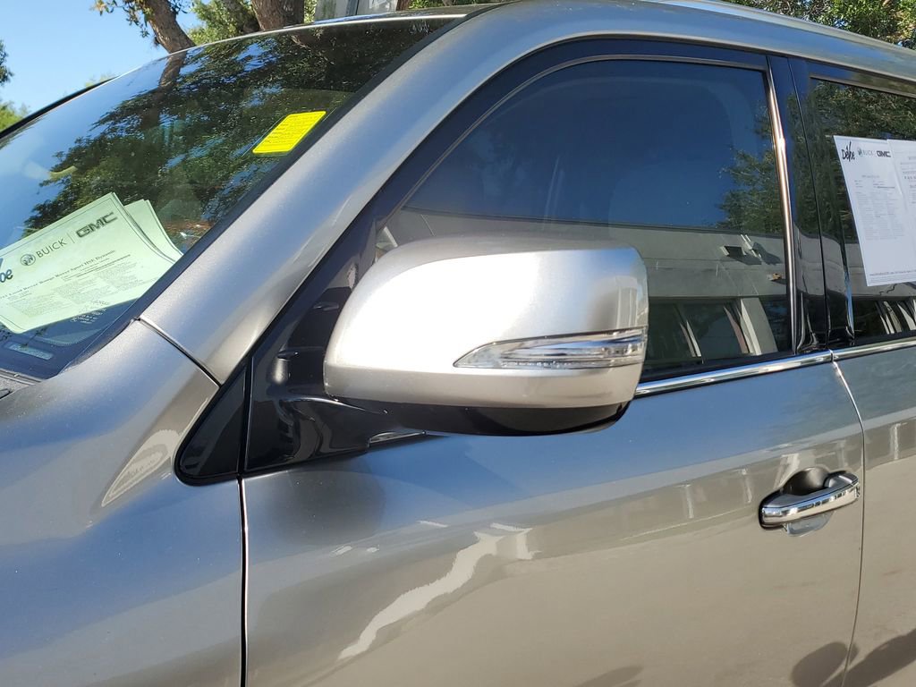 Used 2019 Lexus LX 570 4WD w/ Luxury Package image 12