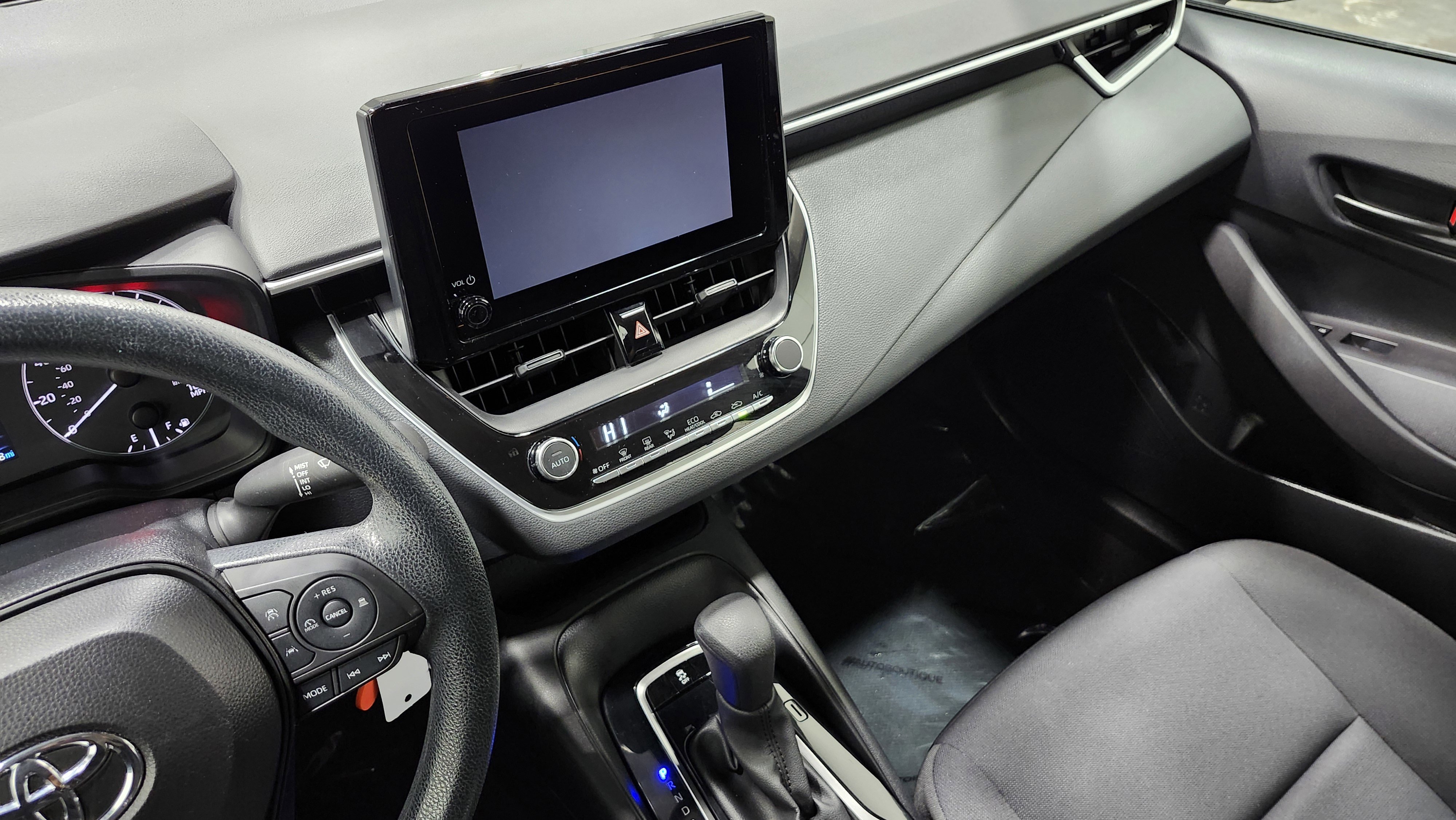 Used 2024 Toyota Corolla LE image 26