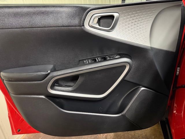Used 2020 Kia Soul LX FWD image 11