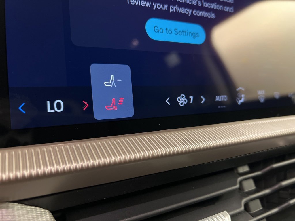 New 2025 Ford Explorer Active image 13