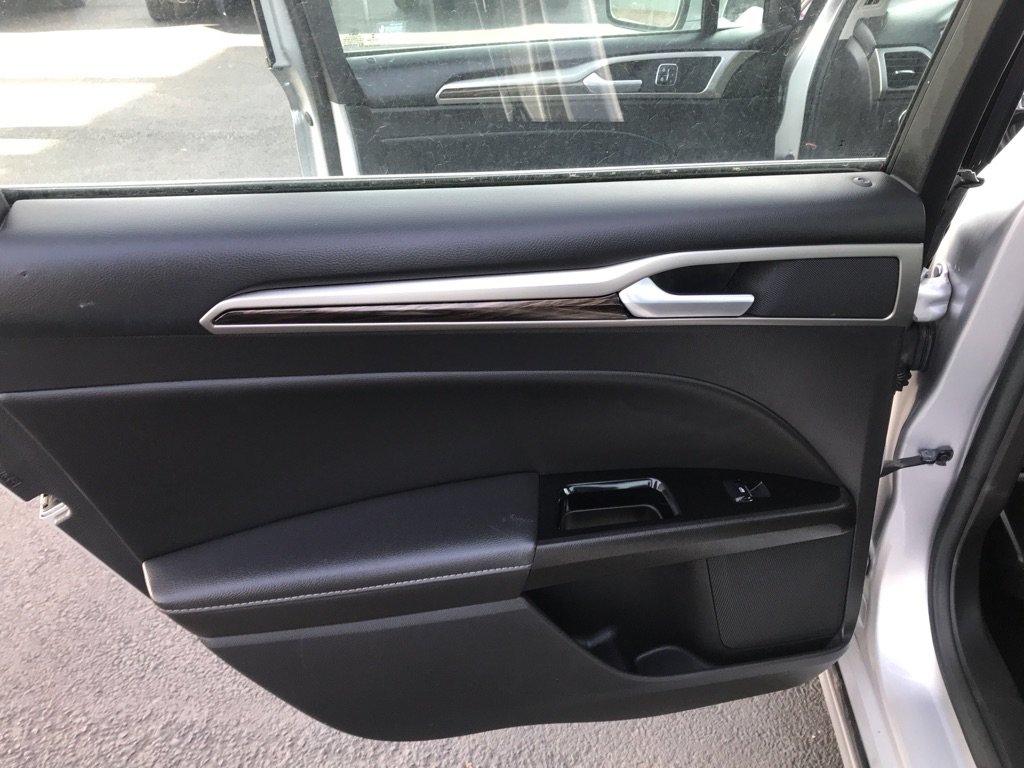 Used 2016 Ford Fusion SE w/ Equipment Group 202A FWD image 20