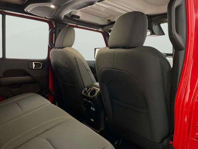 Used 2025 Jeep Wrangler Unlimited Sahara w/ Safety Group AWD/4WD image 75