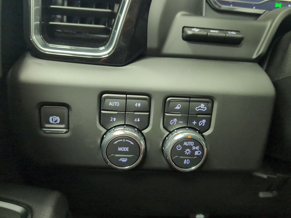 New 2025 GMC Sierra 2500 Denali w/ Denali Reserve Package image 21