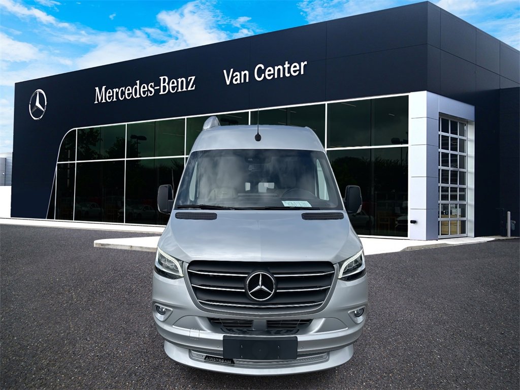 Used 2022 Mercedes-Benz Sprinter 3500 image 7