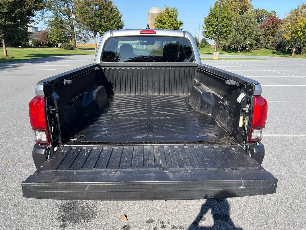 Used 2020 Toyota Tacoma SR AWD/4WD image 12