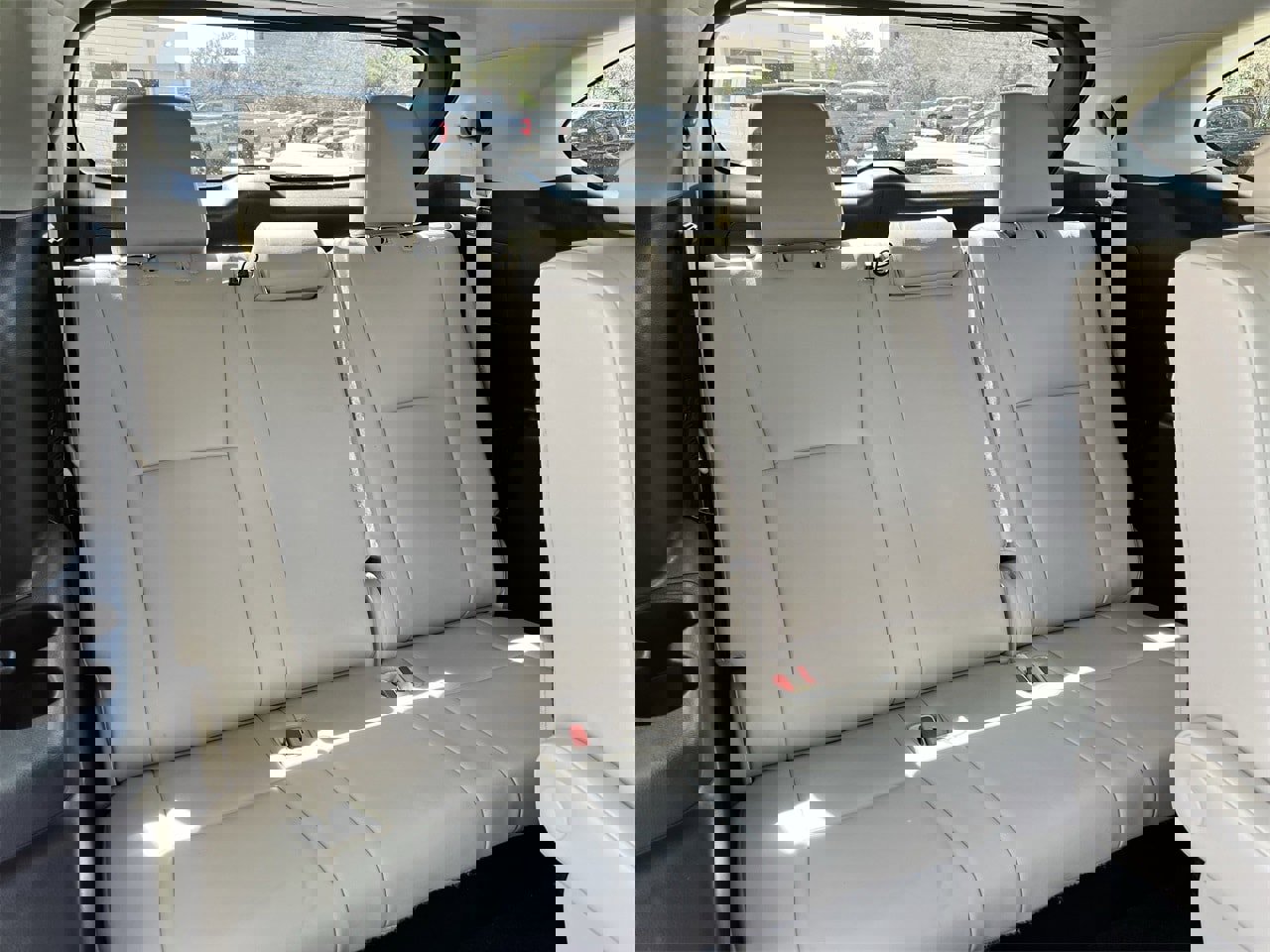 Used 2023 Toyota Highlander XLE image 28