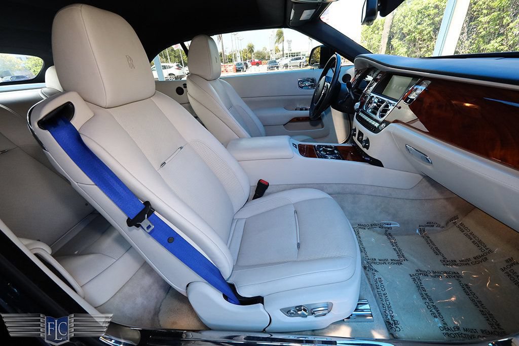 Used 2016 Rolls-Royce Dawn RWD image 16