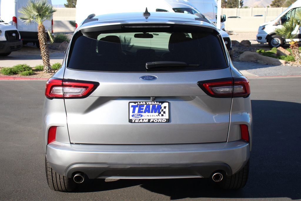 Certified 2023 Ford Escape ST-Line AWD/4WD image 7