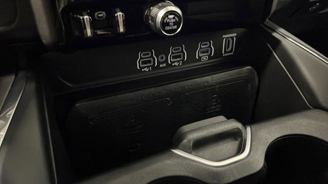 Used 2025 RAM 1500 Laramie w/ Night Edition AWD/4WD image 31