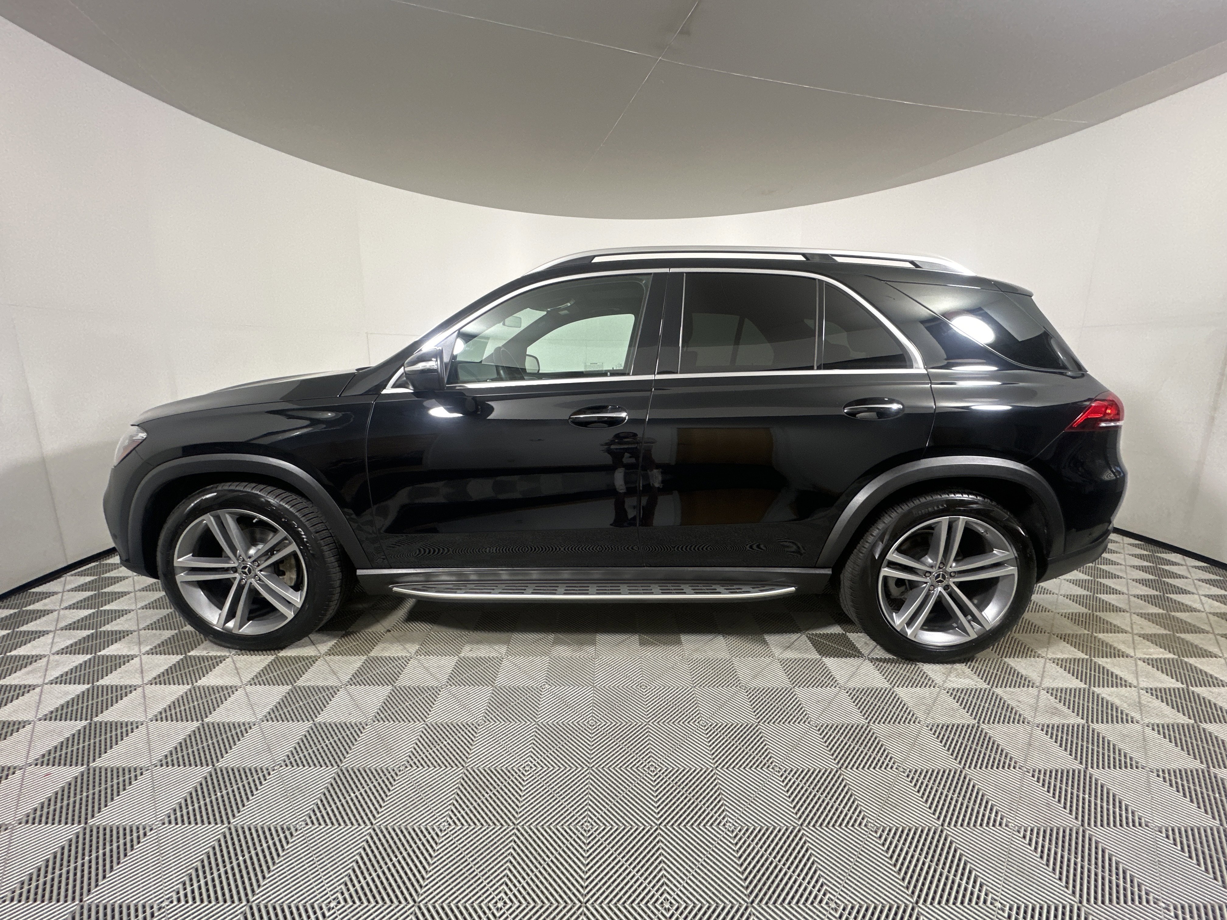 Used 2022 Mercedes-Benz GLE 350 4MATIC image 4