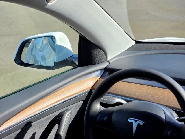 Used 2023 Tesla Model Y Long Range image 15