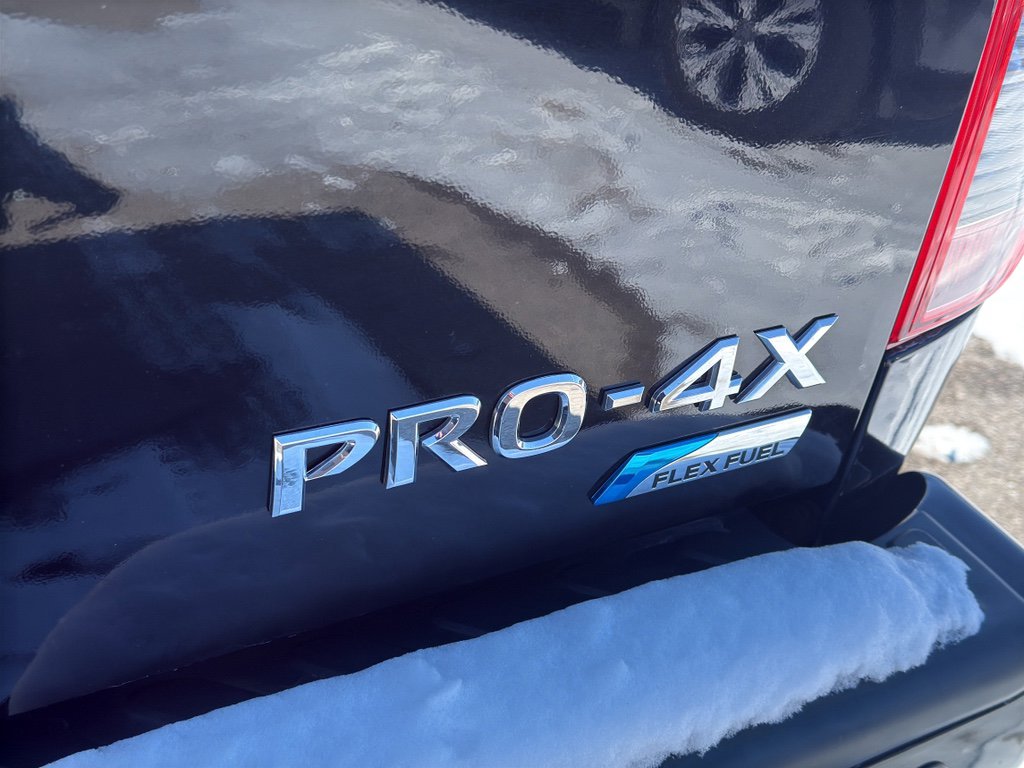 Used 2017 Nissan Frontier PRO-4X image 8