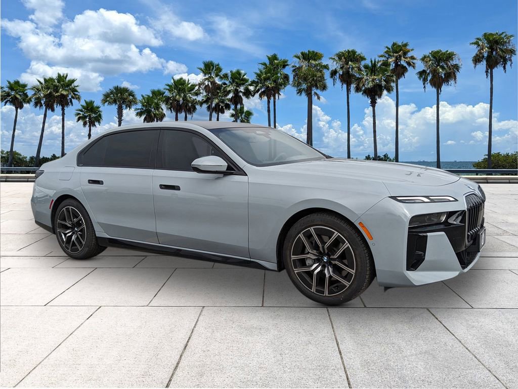 Used 2025 BMW 740i image 2