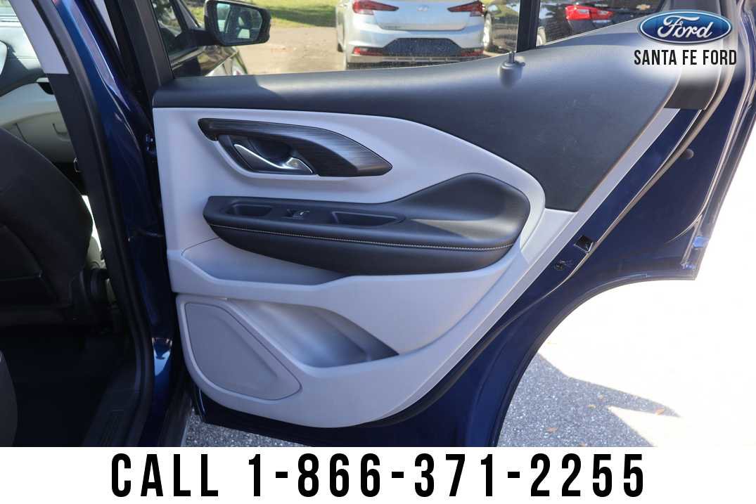 Used 2022 GMC Terrain SLE image 19
