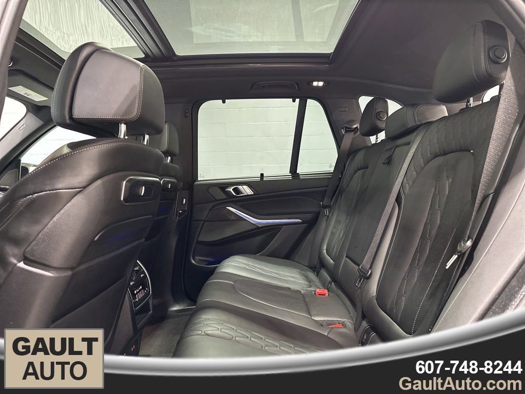 Used 2024 BMW X5 M60i image 15