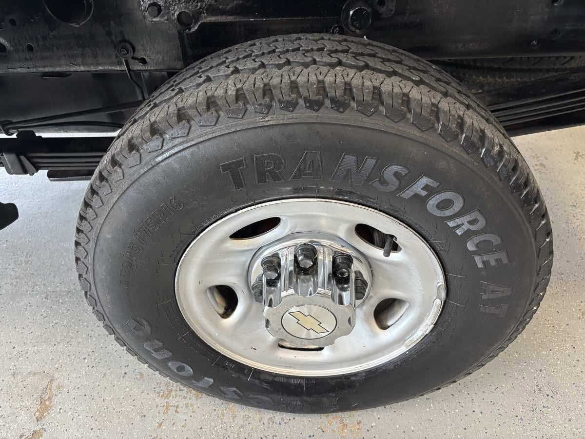 Used 2004 Chevrolet Silverado 2500 W/T RWD image 21