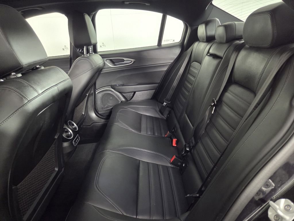 Used 2024 Alfa Romeo Giulia Veloce image 26