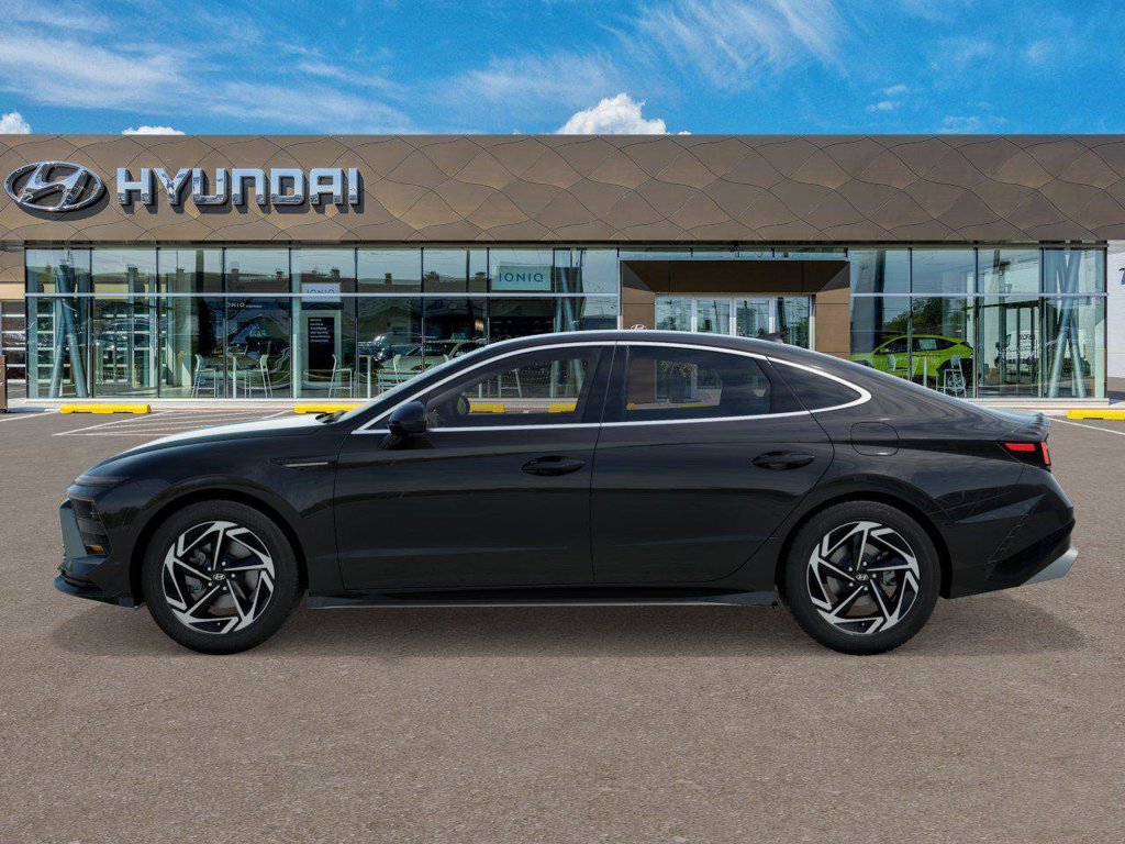 New 2026 Hyundai Sonata SEL FWD image 3