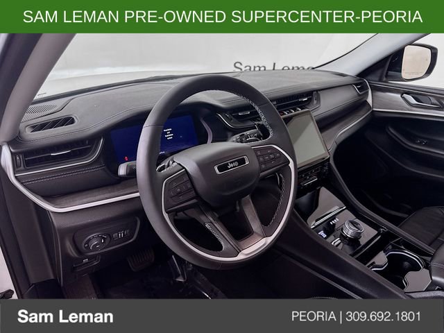 Used 2023 Jeep Grand Cherokee Limited w/ Luxury Tech Group II image 9