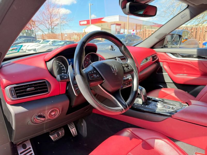 Used 2020 Maserati Levante GranSport image 13