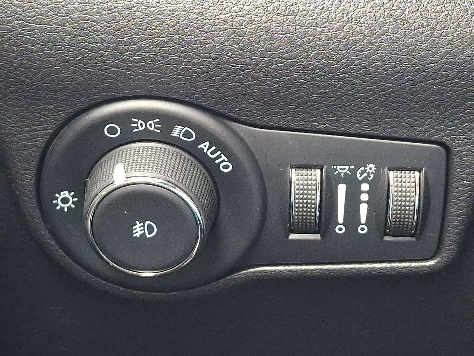 Used 2023 Jeep Compass Latitude AWD/4WD image 25