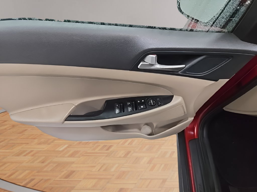 Used 2021 Hyundai Tucson SE FWD image 11